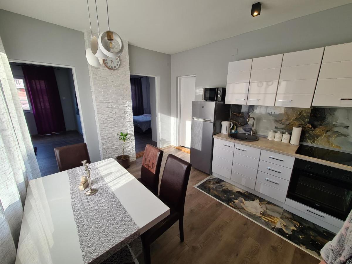Grey & Sunny Apartments ザイェチャル エクステリア 写真