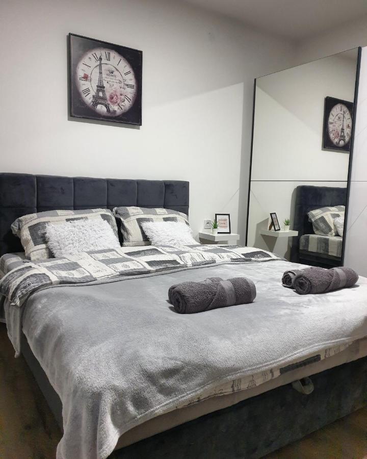 Grey & Sunny Apartments ザイェチャル エクステリア 写真