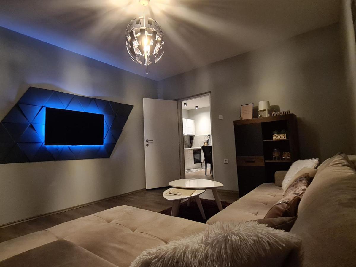 Grey & Sunny Apartments ザイェチャル エクステリア 写真