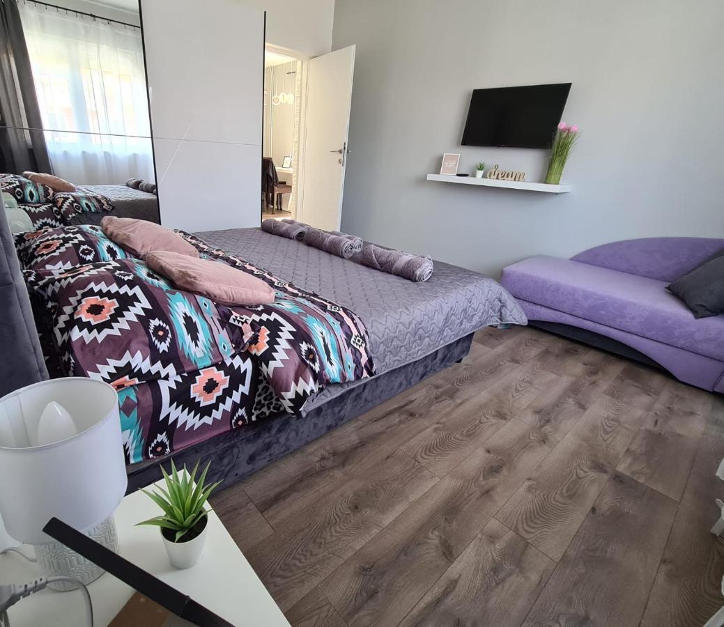 Grey & Sunny Apartments ザイェチャル エクステリア 写真